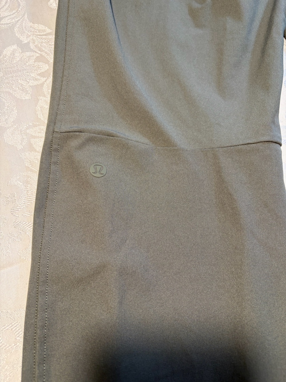 lululemon athletica Men's Olive Drawstring Joggers - Picture 5 of 8